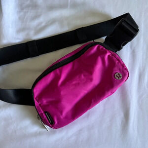 🩷 Lululemon Everywhere Belt Bag Highlight Purple